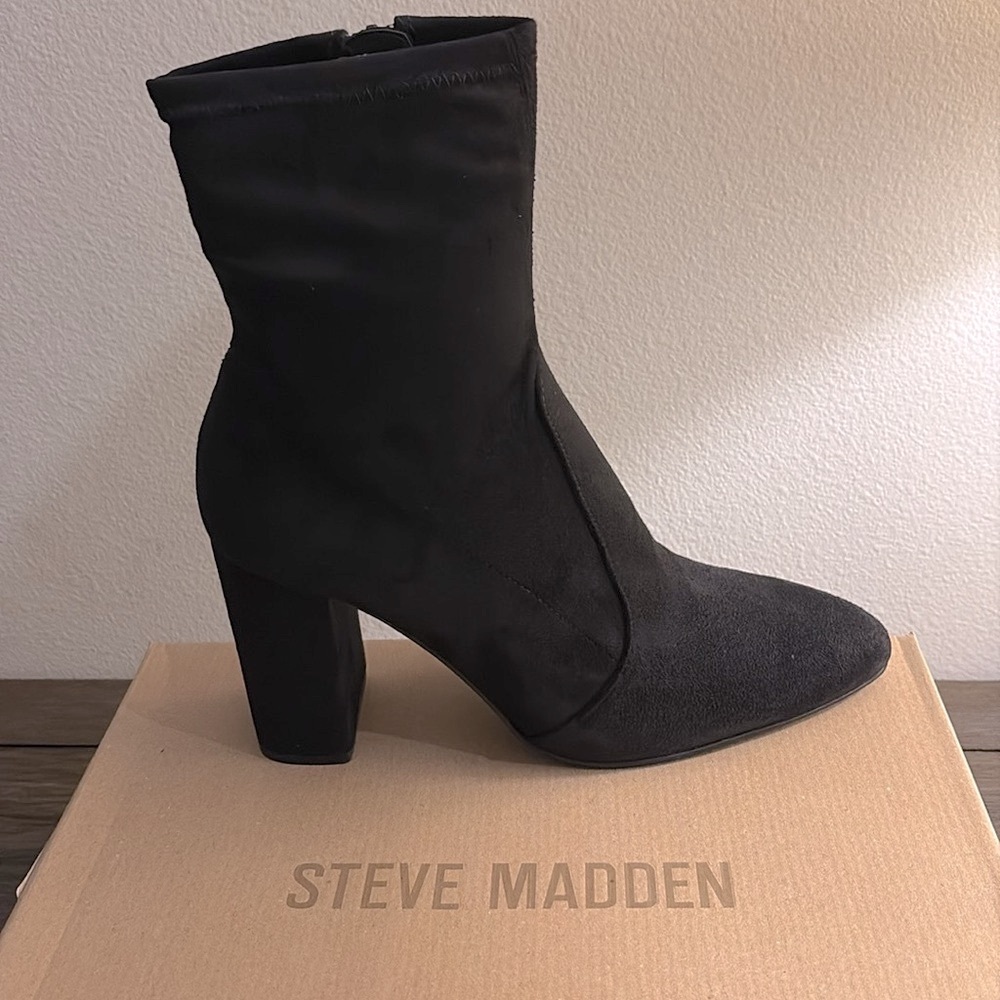 NIB [Steve Madden] Sora High Ankle Block Heel Boots Black Suede Women's Sz 11 - Picture 4 of 14